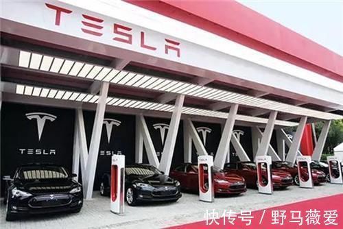 電動(dòng)汽車充電難題有望解決 大眾推出停車自動(dòng)充電技術(shù)